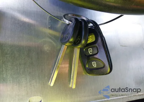 2017 Hyundai Veloster z USA, uszkodzony, nr VIN KMHTC6AD6HU304944